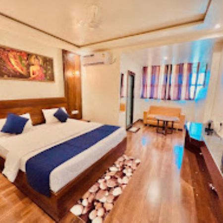 Hotel Parth Sitapur Muafi Exterior photo