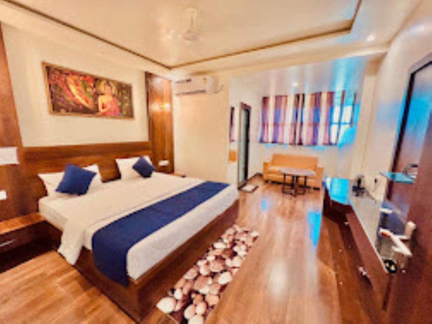 Hotel Parth Sitapur Muafi Exterior photo