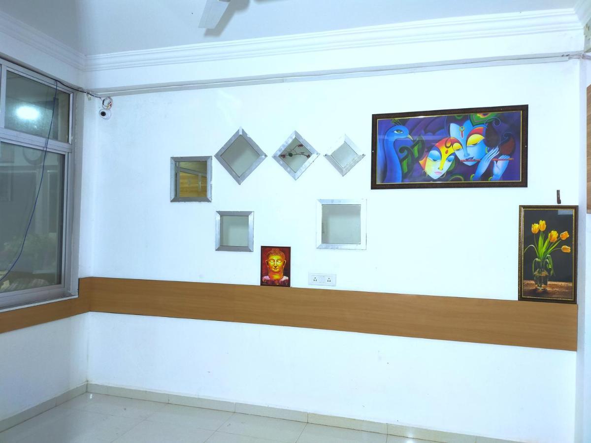 Hotel Parth Sitapur Muafi Exterior photo